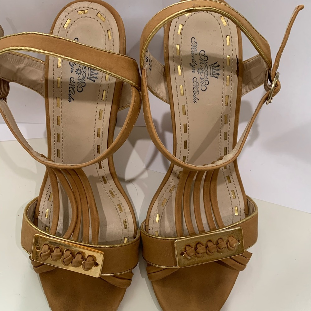 Ladies Cute Sandals size 7.5